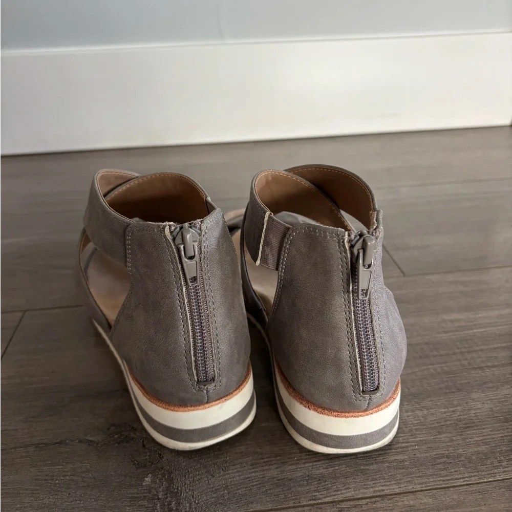 Women's Gray Lifestride Zip Up Sandals - Picture 3 of 7